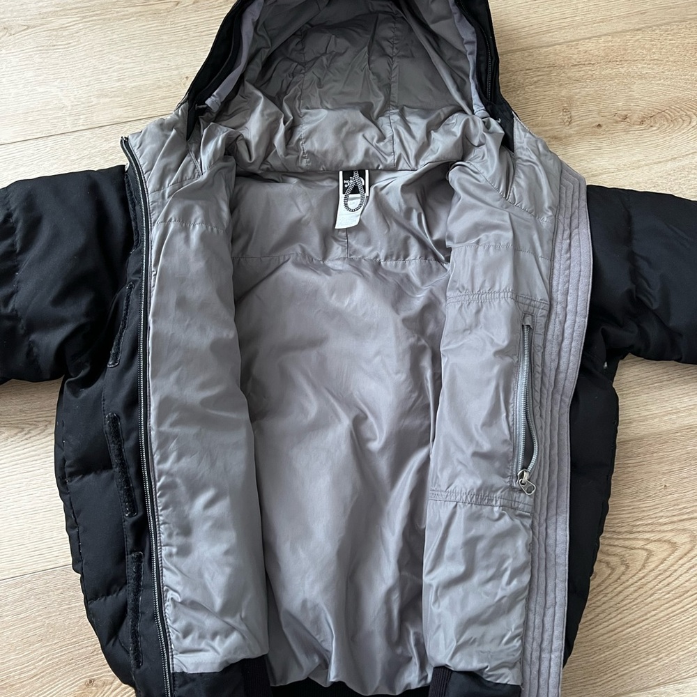 The North Face Gotham 550 Down Bomber Jacket - Black - Size S - Picture 4 of 7
